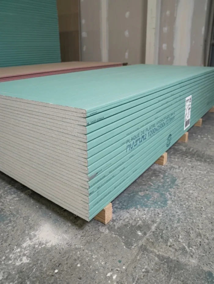 PLAQUE DE PLATRE HYDROFUGE BA13 SAINT GOBAIN H2 1200x2500x12.5mm