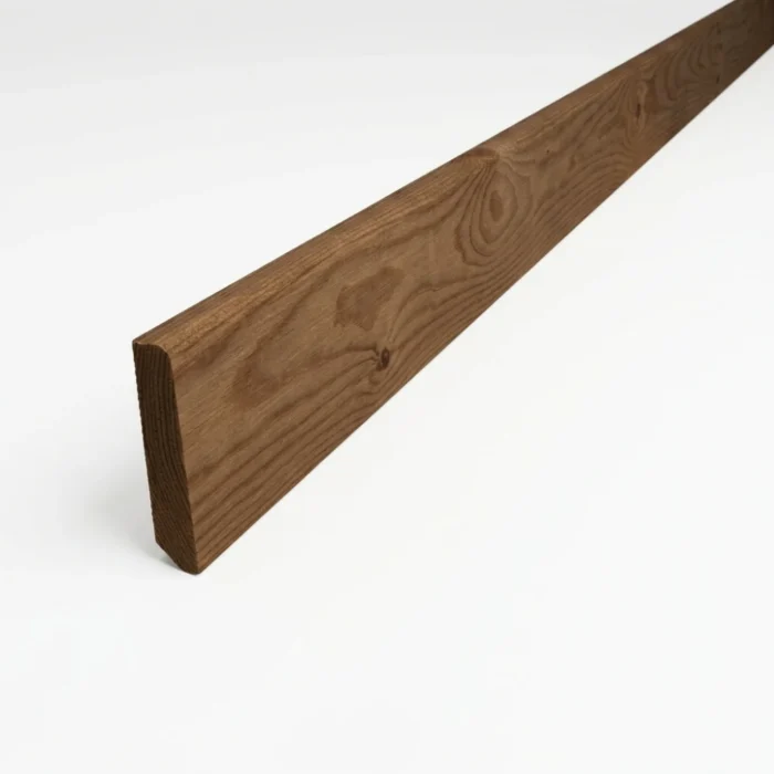 PLINTHE SAPIN TRAITE CLIII MARRON 22*90 2M50