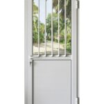 EA - PORTE ALU BLANC BAREAUDEE 890*2170 DROIT